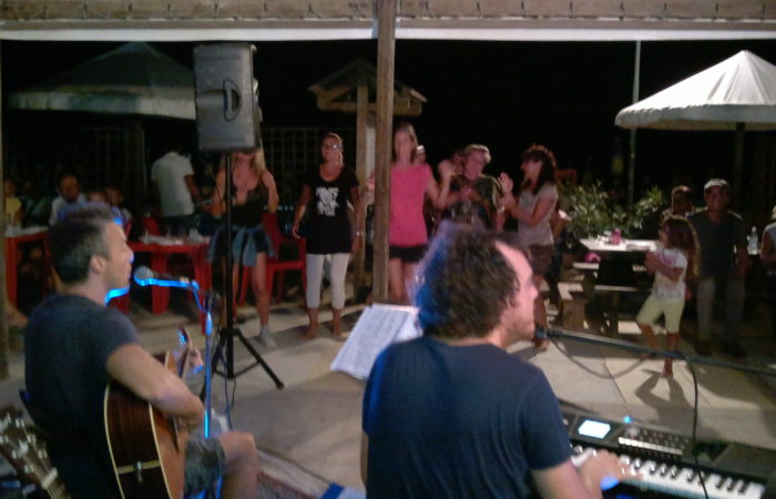 musica dal vivo in spiaggia a Fano